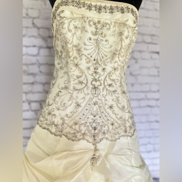 Allure Bridal Collection dress embellished wedding dress Silk Taffeta size 8-10 - Picture 3 of 4